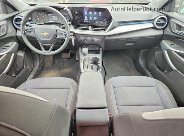 KL77LFE26RC121434 2024 CHEVROLET TRAX Черный Вид панели приборов