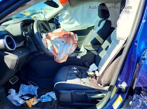 KL77LFE26RC183660 2024 CHEVROLET TRAX Blue Widok wnętrza z przodu