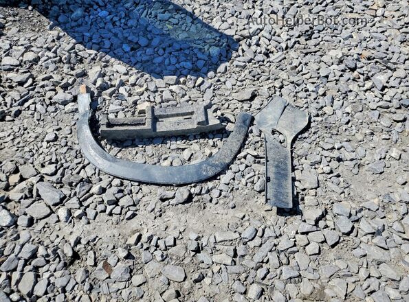KL77LFE2XRC173374 2024 CHEVROLET TRAX Silver ძრავის განყოფილების ხედი