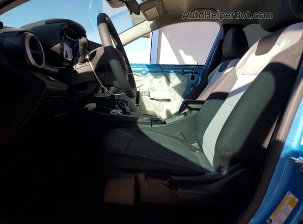 KL77LFEP0SC275963 2025 CHEVROLET TRAX Синий Вид салона спереди