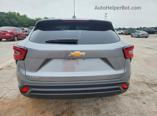 KL77LFEP0TC105152 2026 CHEVROLET TRAX Gray Հետևի տեսք