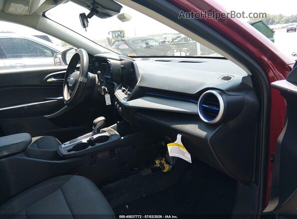 KL77LFEP1SC241756 2025 CHEVROLET TRAX Red Widok wnętrza z przodu