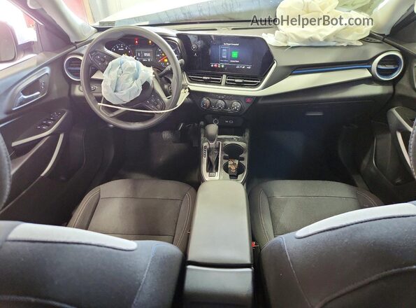 KL77LFEP2SC300815 2025 CHEVROLET TRAX White Widok deski rozdzielczej