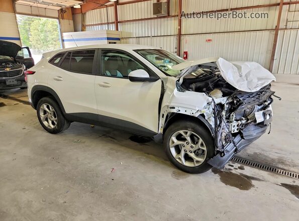 KL77LFEP2SC300815 2025 CHEVROLET TRAX White Przód prawy