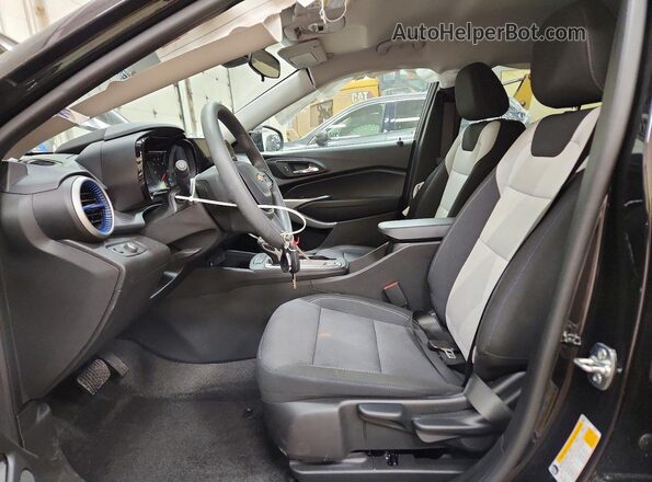 KL77LFEP2TC057329 2026 CHEVROLET TRAX Black Vista interior delantera