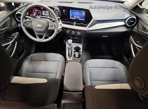 KL77LFEP2TC057329 2026 CHEVROLET TRAX Black Vista del salpicadero