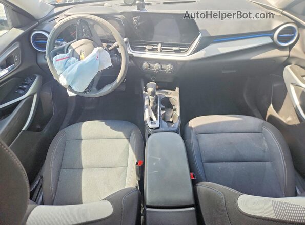 KL77LFEP3SC118976 2025 CHEVROLET TRAX Зеленый Вид панели приборов