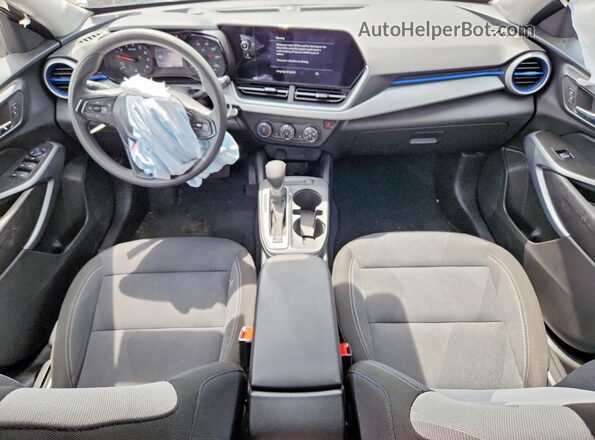 KL77LFEP4SC049697 2025 CHEVROLET TRAX White Вид панелі приладів