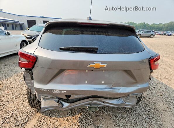 KL77LFEP4TC052486 2026 CHEVROLET TRAX Silver Հետևի տեսք