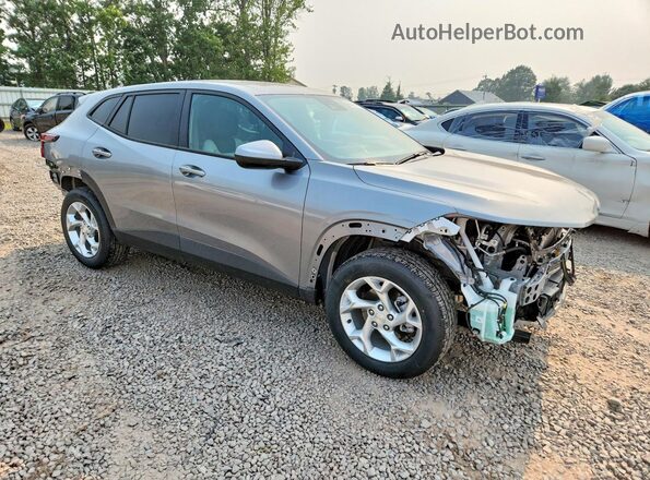 KL77LFEP4TC052486 2026 CHEVROLET TRAX Silver Առջևի աջ