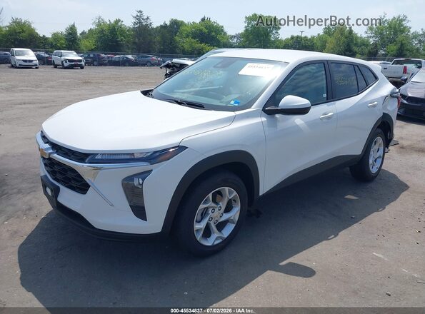 KL77LFEP4TC090378 2026 CHEVROLET TRAX White წინა მარცხენა ხედი სამი მეოთხედიდან