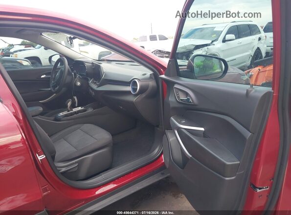 KL77LFEP8SC257694 2025 CHEVROLET TRAX Красный Вид салона спереди