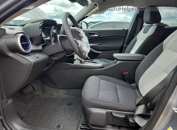 KL77LFEP8TC029342 2026 CHEVROLET TRAX Gray Вид салону спереду