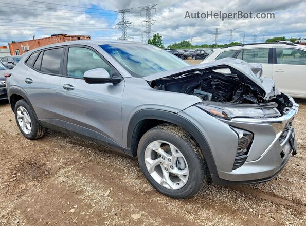 KL77LFEP8TC029342 2026 CHEVROLET TRAX Gray Передня права чверть