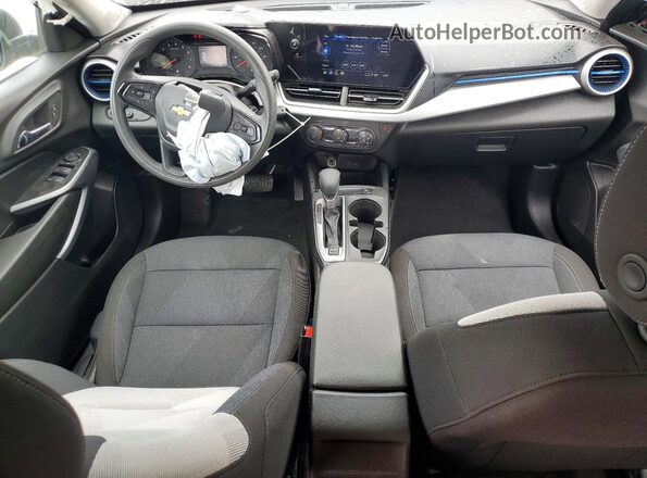 KL77LFEP9SC147348 2025 CHEVROLET TRAX Черный Вид панели приборов