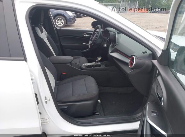 KL77LGE20RC221566 2024 CHEVROLET TRAX White წინა სალონის ხედი