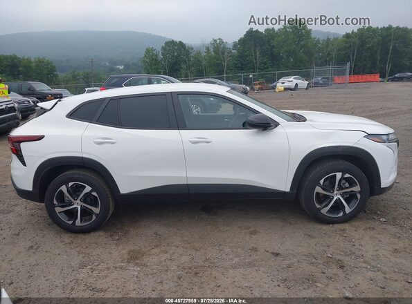 KL77LGE20RC221566 2024 CHEVROLET TRAX White უკანა სალონის ხედი