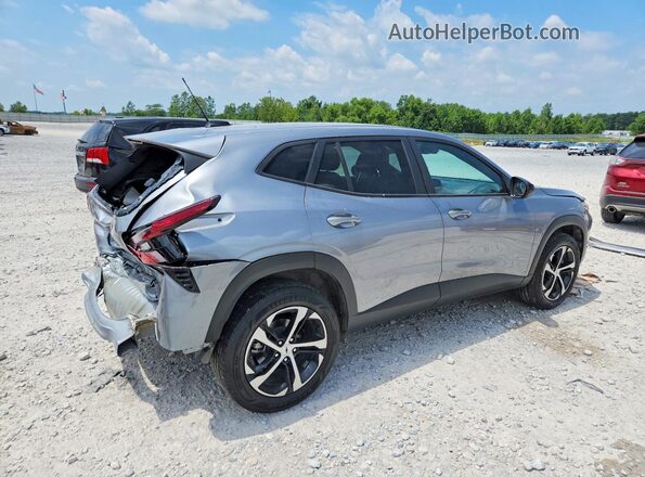 KL77LGE21RC050049 2024 CHEVROLET TRAX Silver Trasero derecho