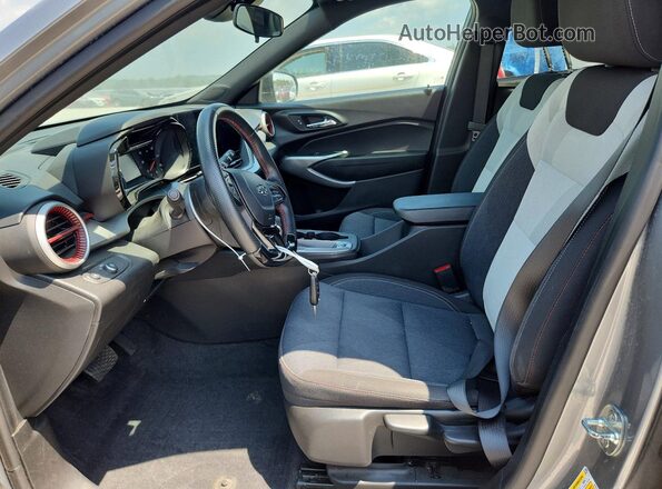 KL77LGE21RC050049 2024 CHEVROLET TRAX Silver Vista interior delantera