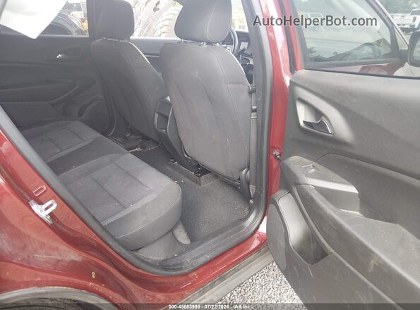 KL77LGE21RC218837 2024 CHEVROLET TRAX Red Widok naklejki z numerem VIN