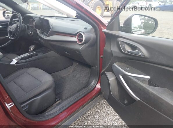 KL77LGE21RC218837 2024 CHEVROLET TRAX Red Widok wnętrza z przodu