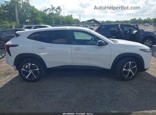 KL77LGE22RC104569 2024 CHEVROLET TRAX Белый Панорамный вид салона 360°