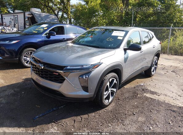 KL77LGE22RC192393 2024 CHEVROLET TRAX Серый Передняя левая четверть