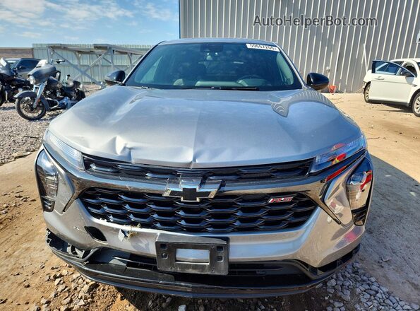 KL77LGE23RC049906 2024 CHEVROLET TRAX Silver Widok z przodu