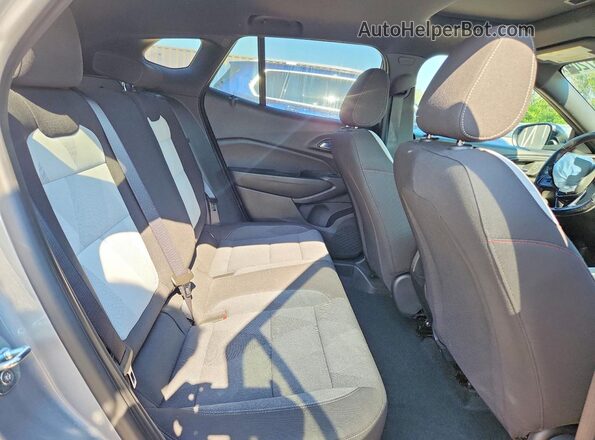 KL77LGE23RC049906 2024 CHEVROLET TRAX Silver Widok wnętrza z tyłu