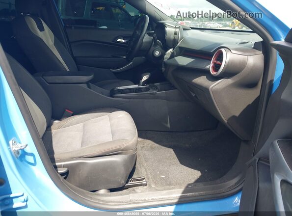 KL77LGE23RC198347 2024 CHEVROLET TRAX Light Blue Widok wnętrza z przodu