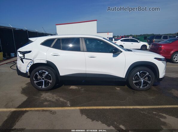 KL77LGE24RC076788 2024 CHEVROLET TRAX White Widok wnętrza z tyłu