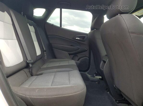 KL77LGE24RC186482 2024 CHEVROLET TRAX White Rear interior view