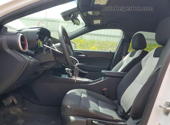 KL77LGE24RC186482 2024 CHEVROLET TRAX White Front interior view
