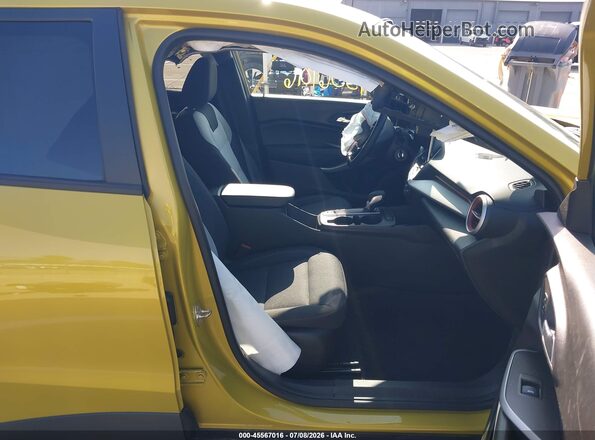 KL77LGE25RC031715 2024 CHEVROLET TRAX Yellow Սալոնի դիմացի տեսք