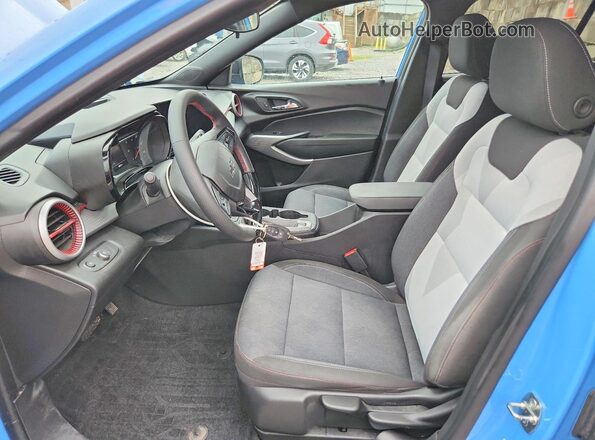 KL77LGE25RC041788 2024 CHEVROLET TRAX Blue წინა სალონის ხედი