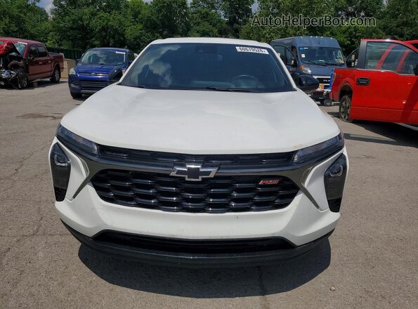 KL77LGE29RC133678 2024 CHEVROLET TRAX White Դիմացի տեսք