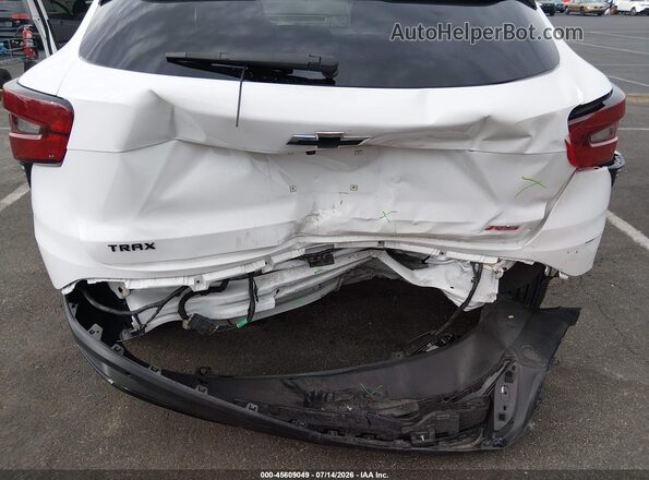 KL77LGE2XRC235359 2024 CHEVROLET TRAX White Front view