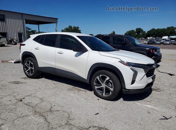 KL77LGEP0SC017254 2025 CHEVROLET TRAX White Передня права чверть