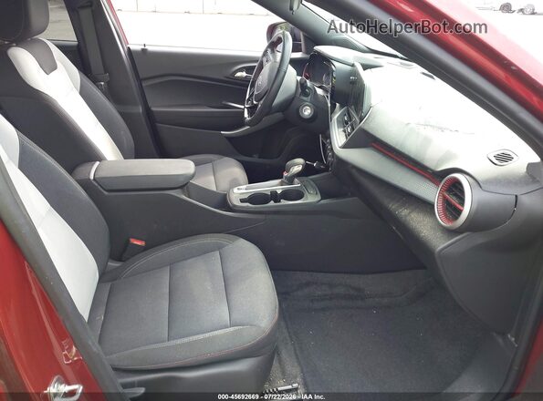 KL77LGEP0SC127155 2025 CHEVROLET TRAX Красный Вид салона спереди