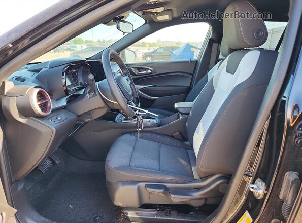 KL77LGEP0SC286905 2025 CHEVROLET TRAX Black Սալոնի դիմացի տեսք