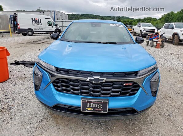 KL77LGEP1SC323590 2025 CHEVROLET TRAX Blue Front view