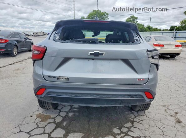 KL77LGEP2SC313716 2025 CHEVROLET TRAX Silver Vista trasera