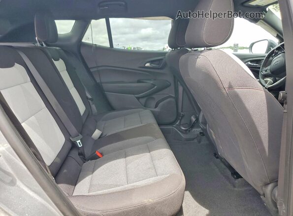 KL77LGEP2SC313716 2025 CHEVROLET TRAX Silver Vista interior trasera