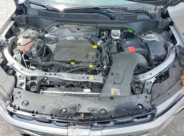 KL77LGEP2SC313716 2025 CHEVROLET TRAX Silver Vista del compartimento del motor