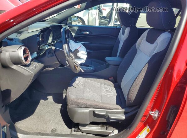 KL77LGEP2TC140152 2026 CHEVROLET TRAX Red წინა სალონის ხედი