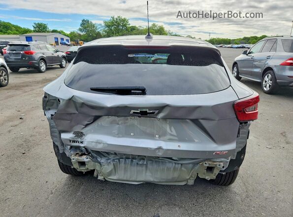 KL77LGEP3SC049728 2025 CHEVROLET TRAX Silver Widok z tyłu