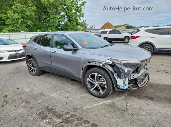 KL77LGEP3SC049728 2025 CHEVROLET TRAX Silver Przód prawy