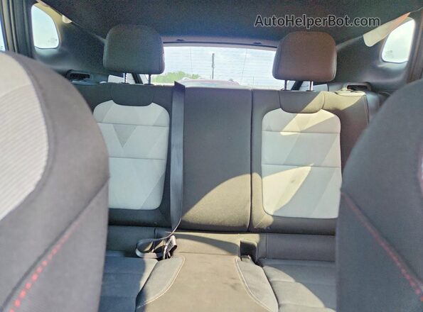 KL77LGEP4SC130561 2025 CHEVROLET TRAX Gray Vista de los asientos traseros
