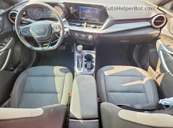 KL77LGEP4SC130561 2025 CHEVROLET TRAX Gray Vista del salpicadero
