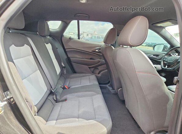 KL77LGEP8SC108157 2025 CHEVROLET TRAX Черный Вид задней части салона